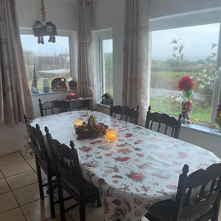 Connemara Sea Side House, Dog Paradise! Leagun