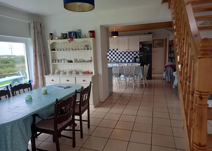 Connemara Sea Side House, Dog Paradise! Villa Leagun