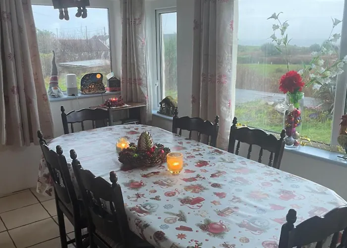 Connemara Sea Side House, Dog Paradise! Leagun